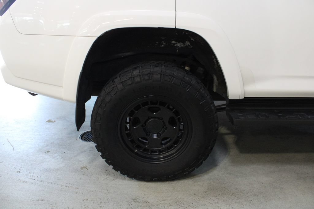 Used 2015 Toyota 4Runner TRD Pro AWD/4WD image 25