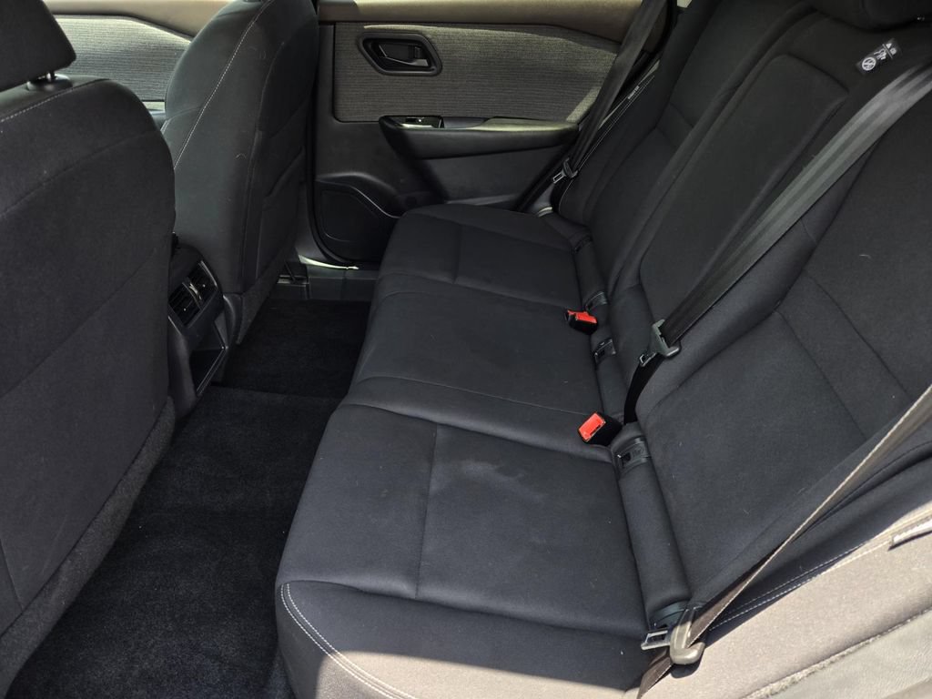 Used 2023 Nissan Rogue S FWD image 11
