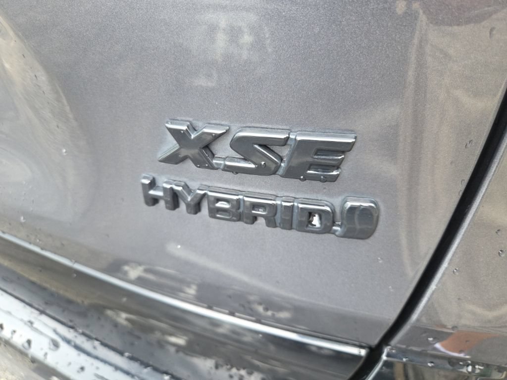 Used 2019 Toyota RAV4 XSE w/ XSE Weather Package AWD/4WD image 12