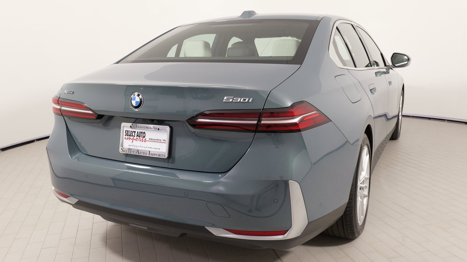 Used 2024 BMW 530i xDrive image 13