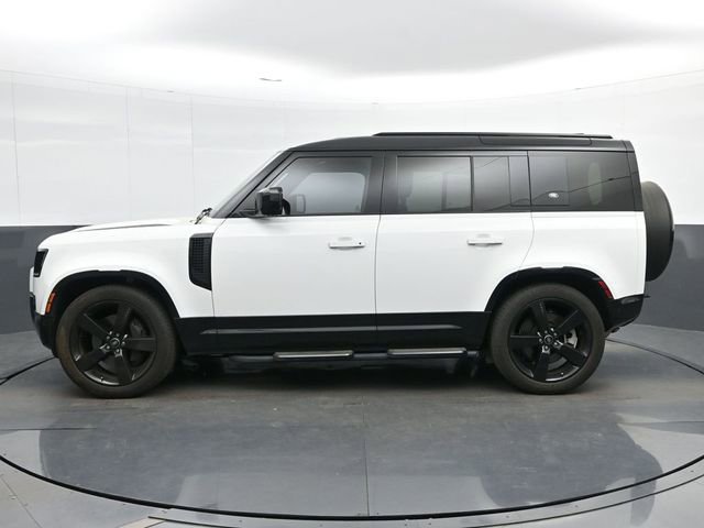 Used 2024 Land Rover Defender 110 X-Dynamic SE image 5