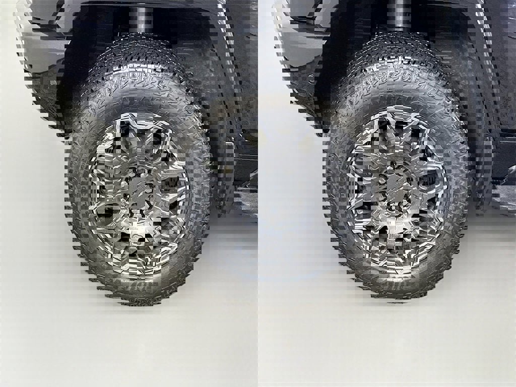 Used 2024 GMC Hummer EV 3X image 25