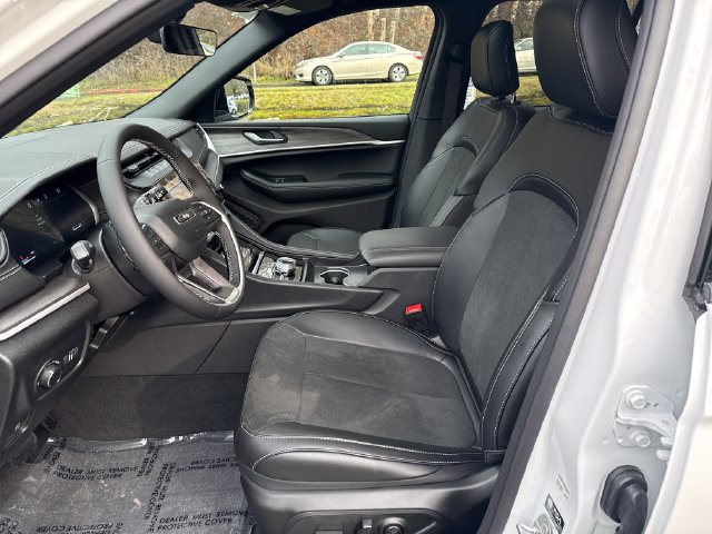 New 2026 Jeep Grand Cherokee Altitude AWD/4WD image 14