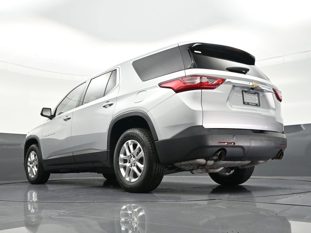 Used 2021 Chevrolet Traverse LS image 26