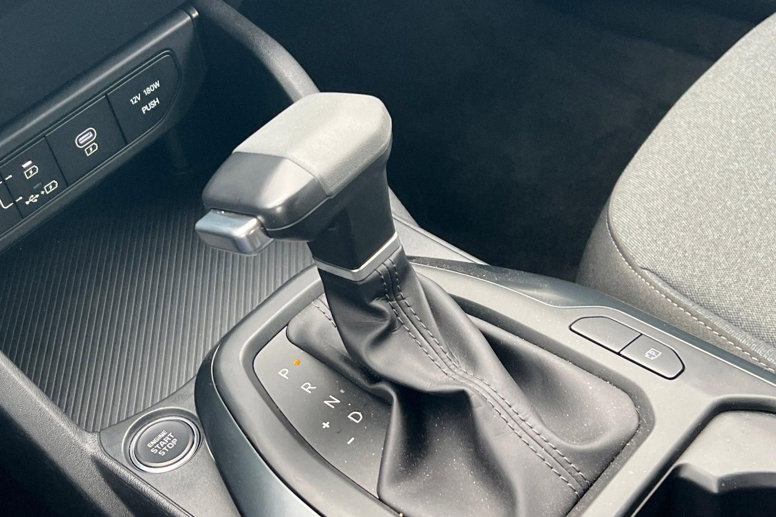 Used 2025 Kia K4 LX image 17