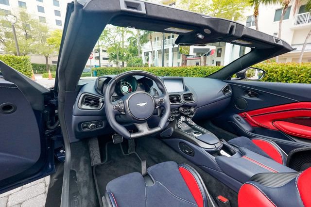 Used 2023 Aston Martin V12 Vantage Roadster RWD image 3