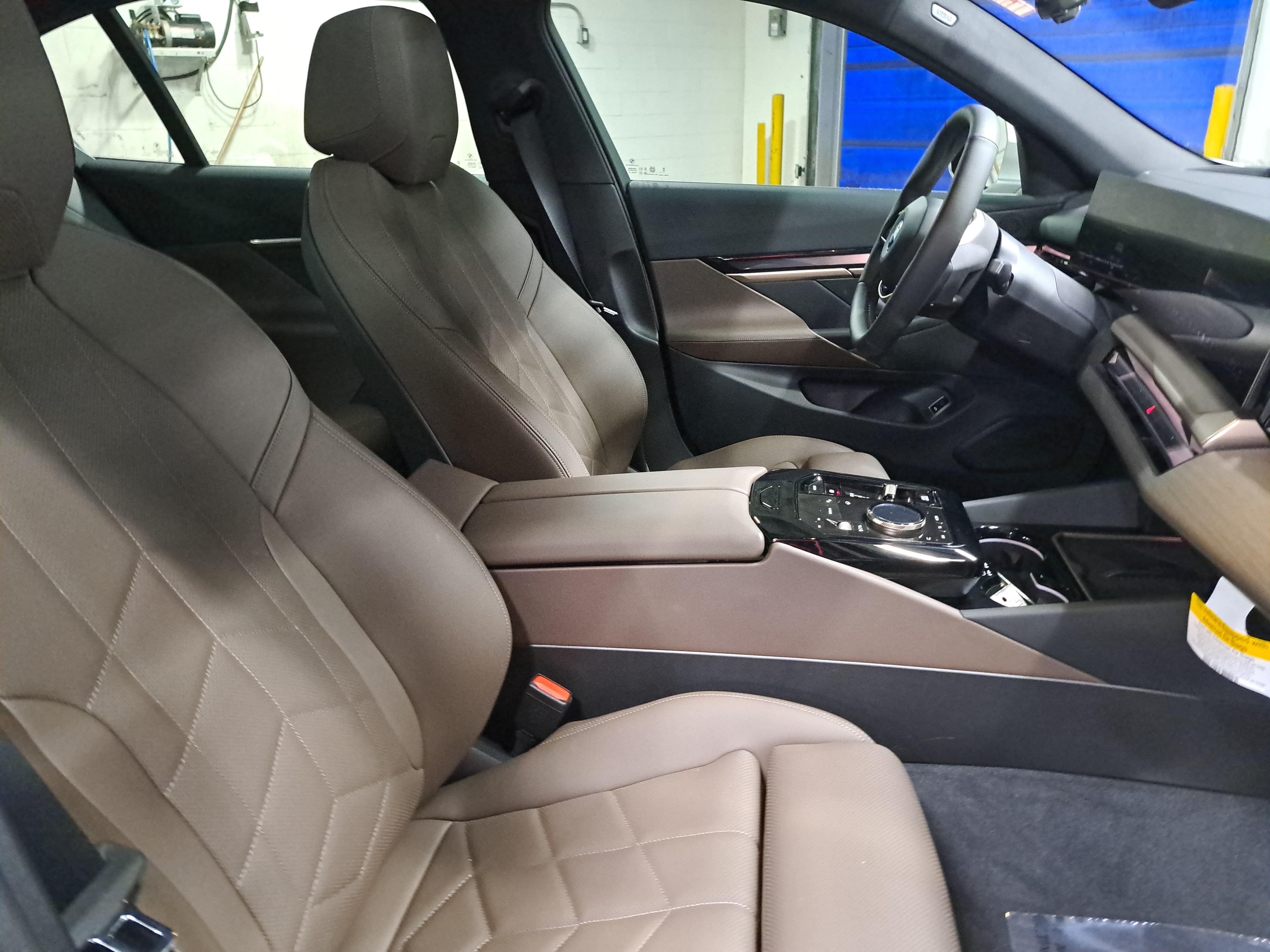 Used 2026 BMW i5 eDrive40 RWD image 11