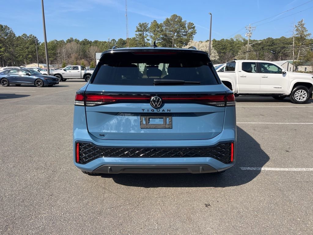New 2026 Volkswagen Tiguan SE R-Line FWD image 5