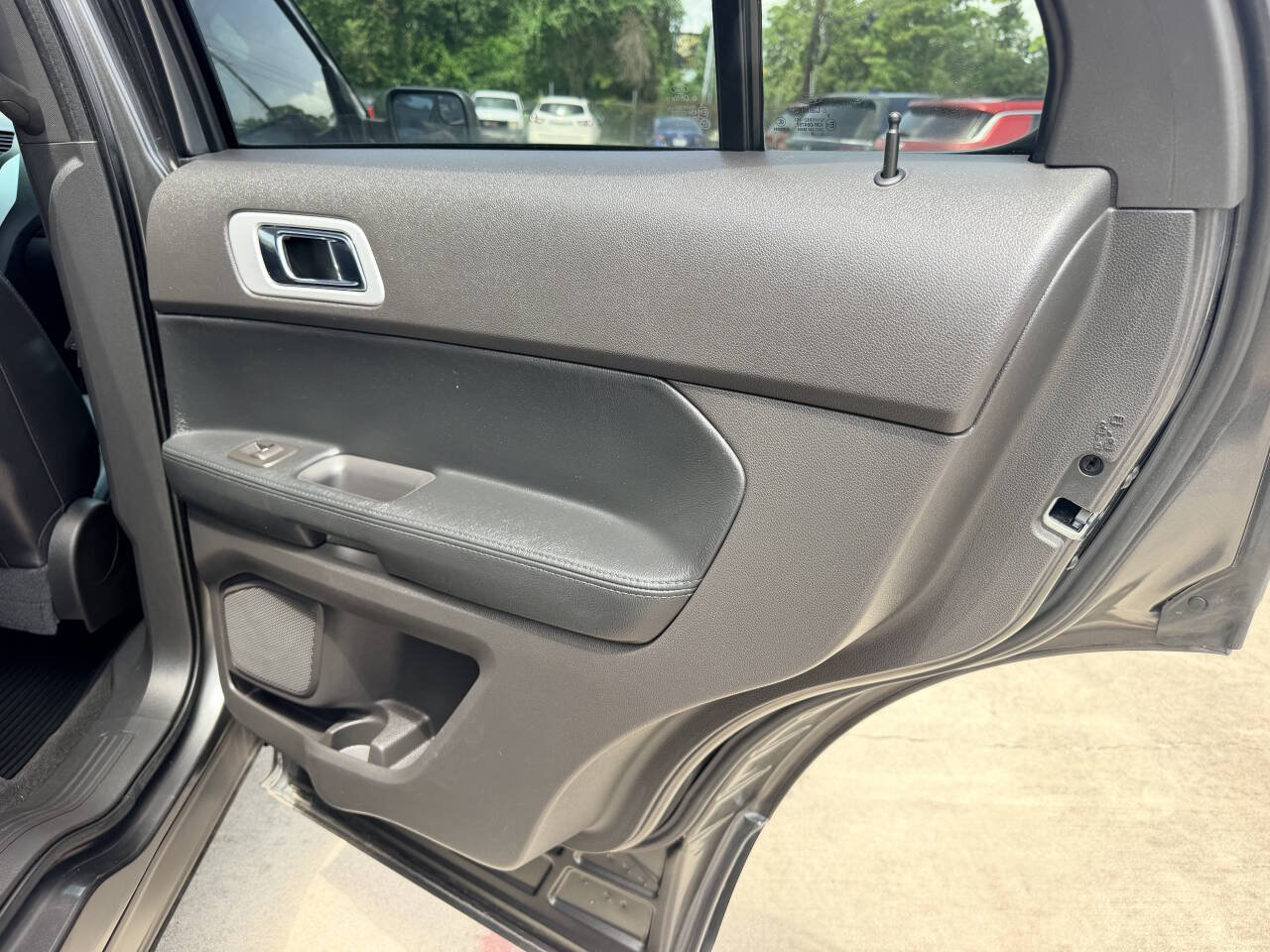Used 2015 Ford Explorer Limited w/ Equipment Group 301A FWD image 24