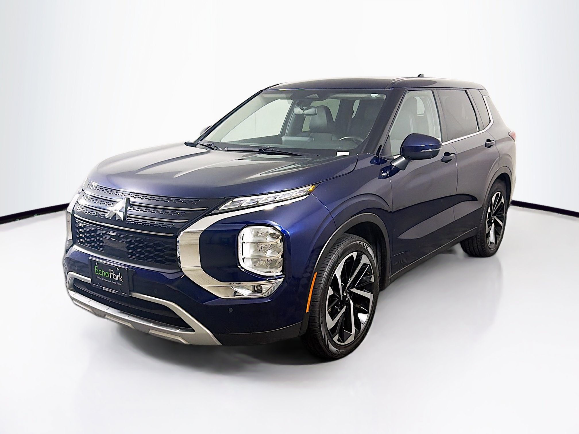 Used 2024 Mitsubishi Outlander SE FWD image 3