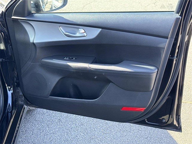 Used 2023 Kia Forte LXS image 8