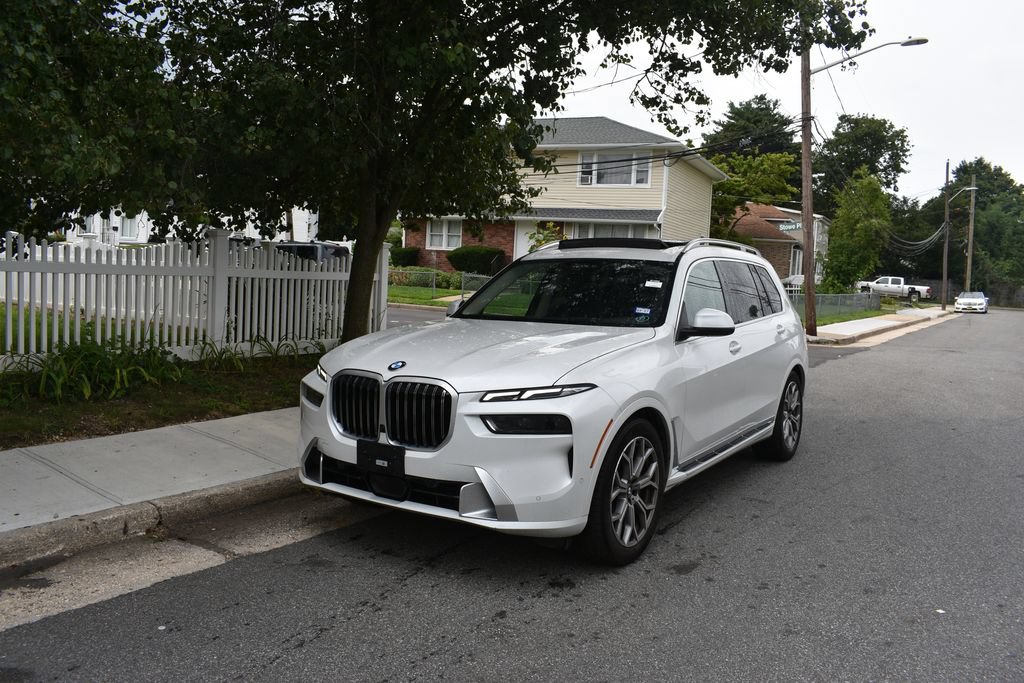 Used 2026 BMW X7 xDrive40i AWD/4WD image 2