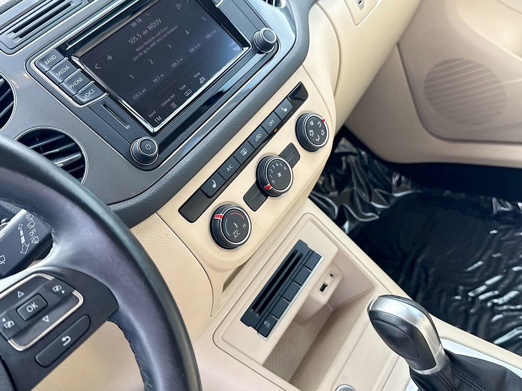 Used 2017 Volkswagen Tiguan S image 25