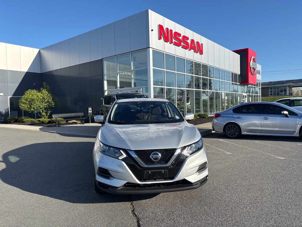 Used 2022 Nissan Rogue Sport S image 2