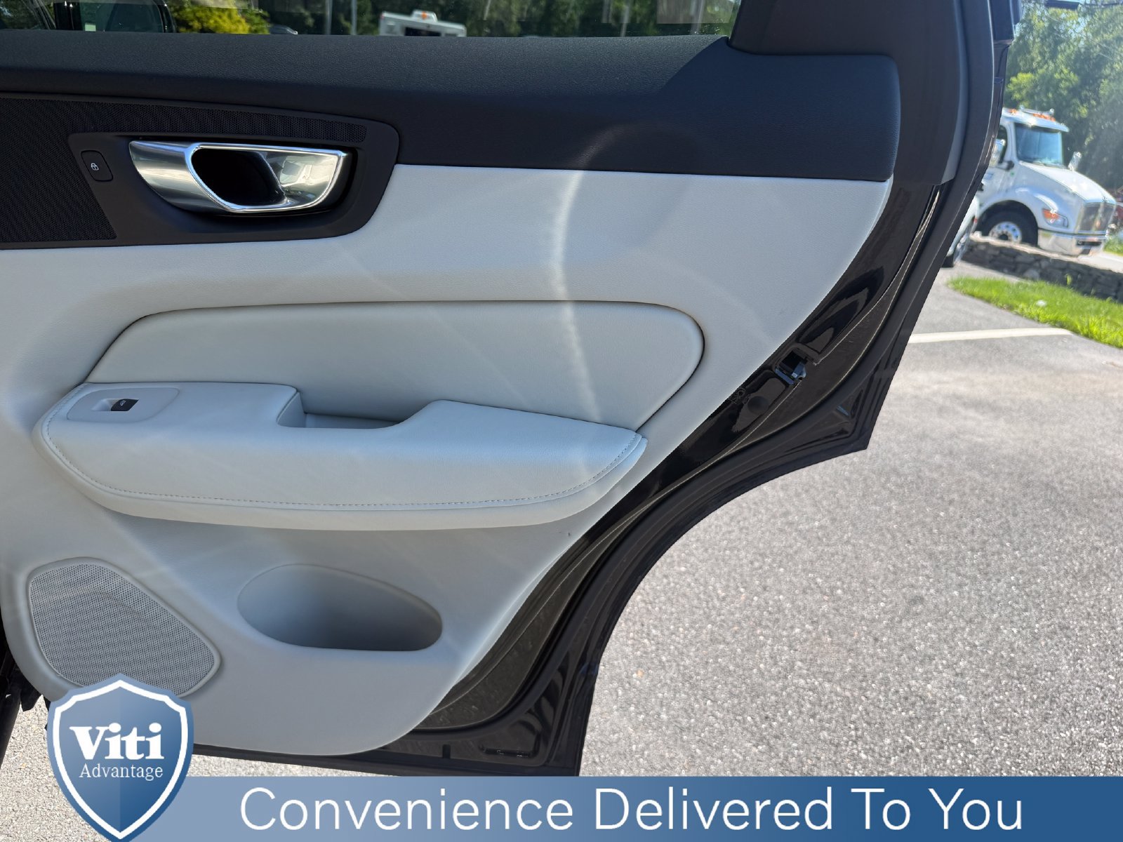 Certified 2023 Volvo XC60 B5 Plus AWD/4WD image 26