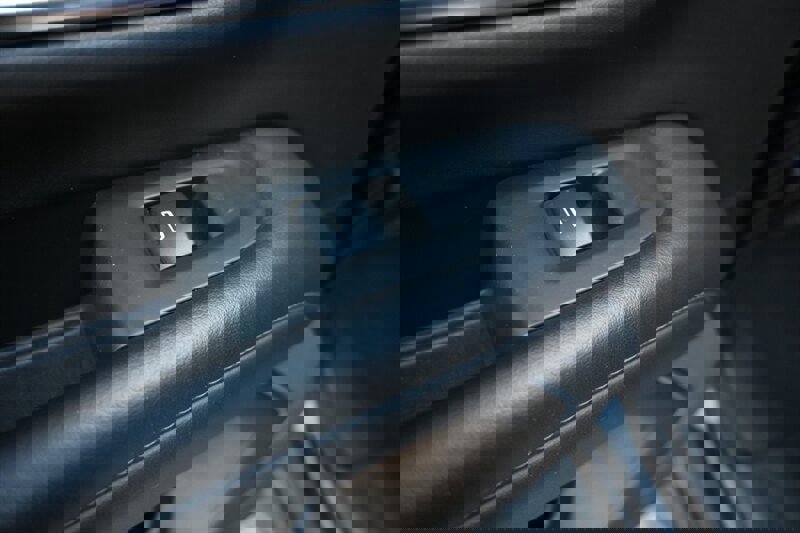 Used 2022 GMC Yukon SLE image 33