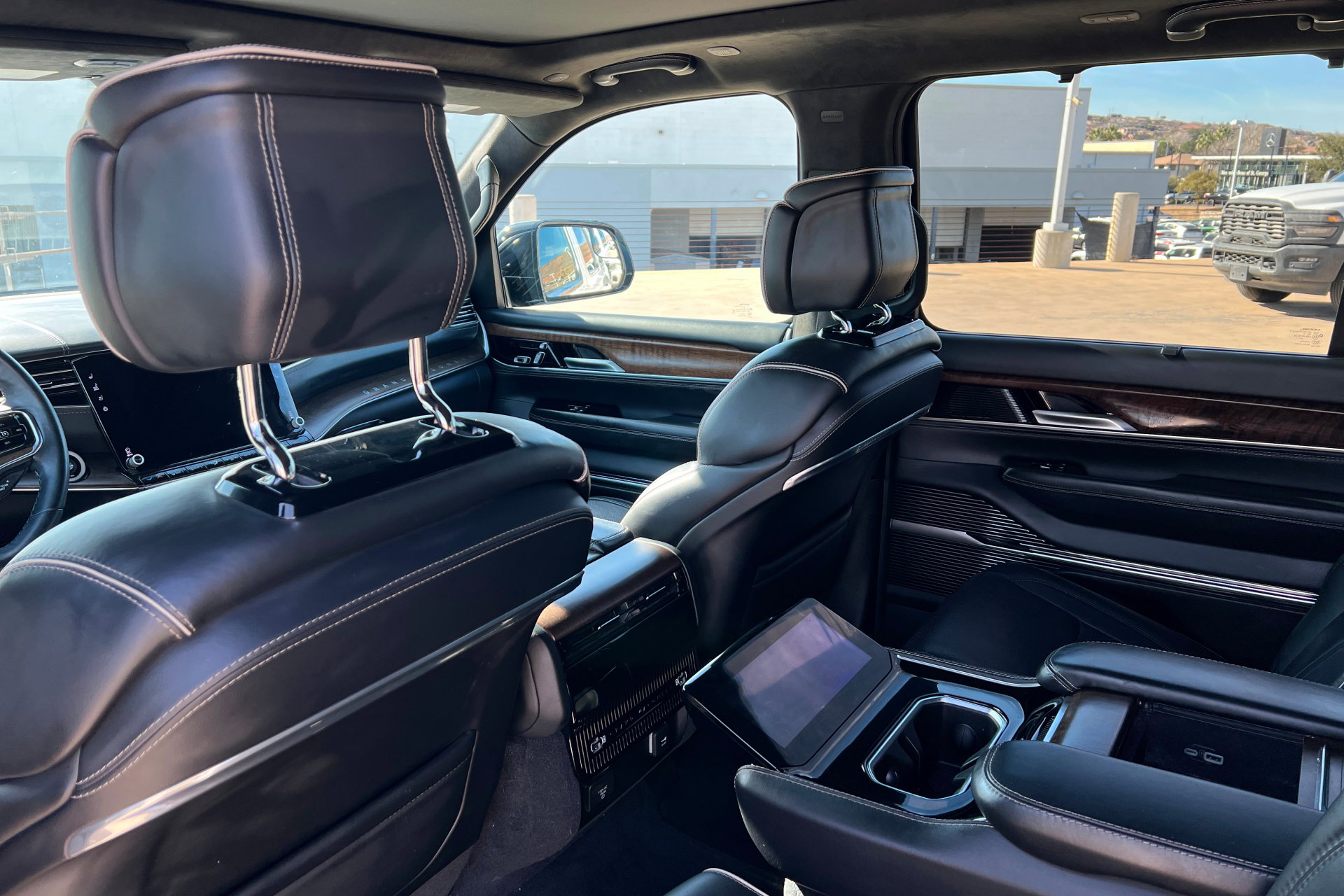 Used 2023 Jeep Grand Wagoneer L Series II image 19