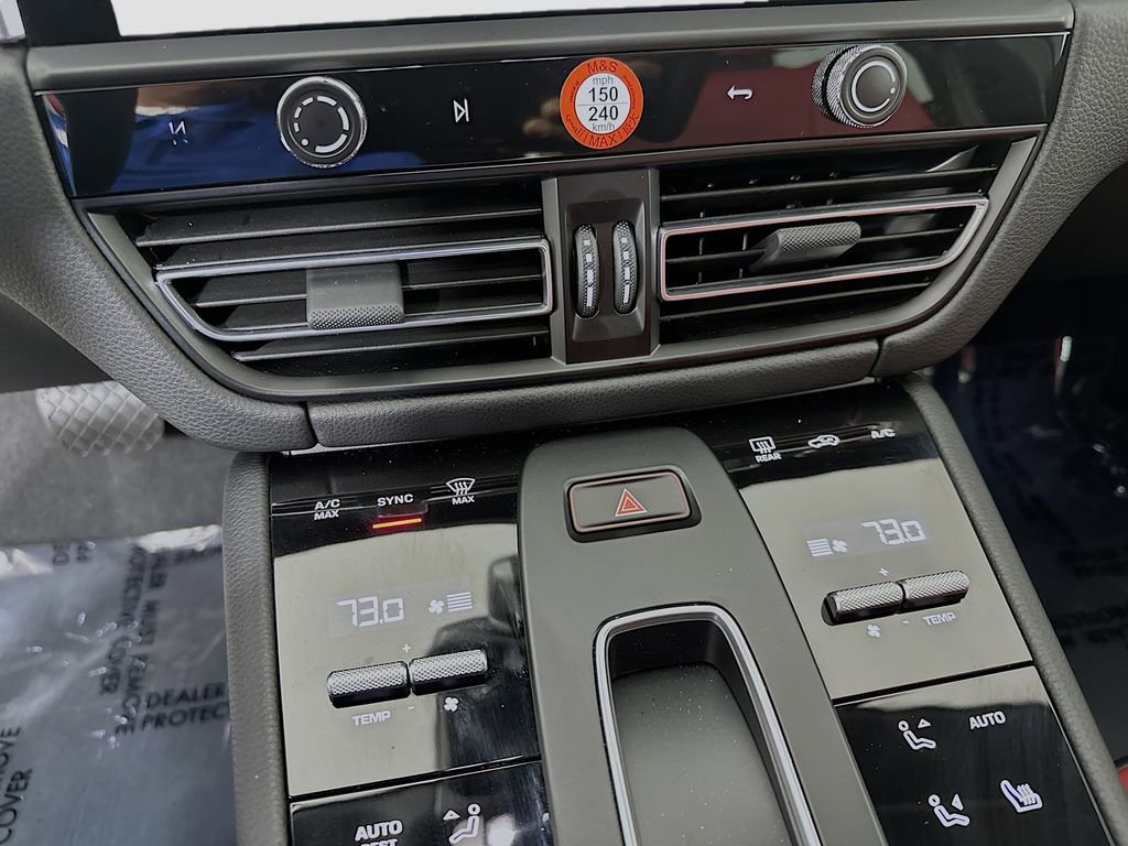 Used 2025 Porsche Macan image 18