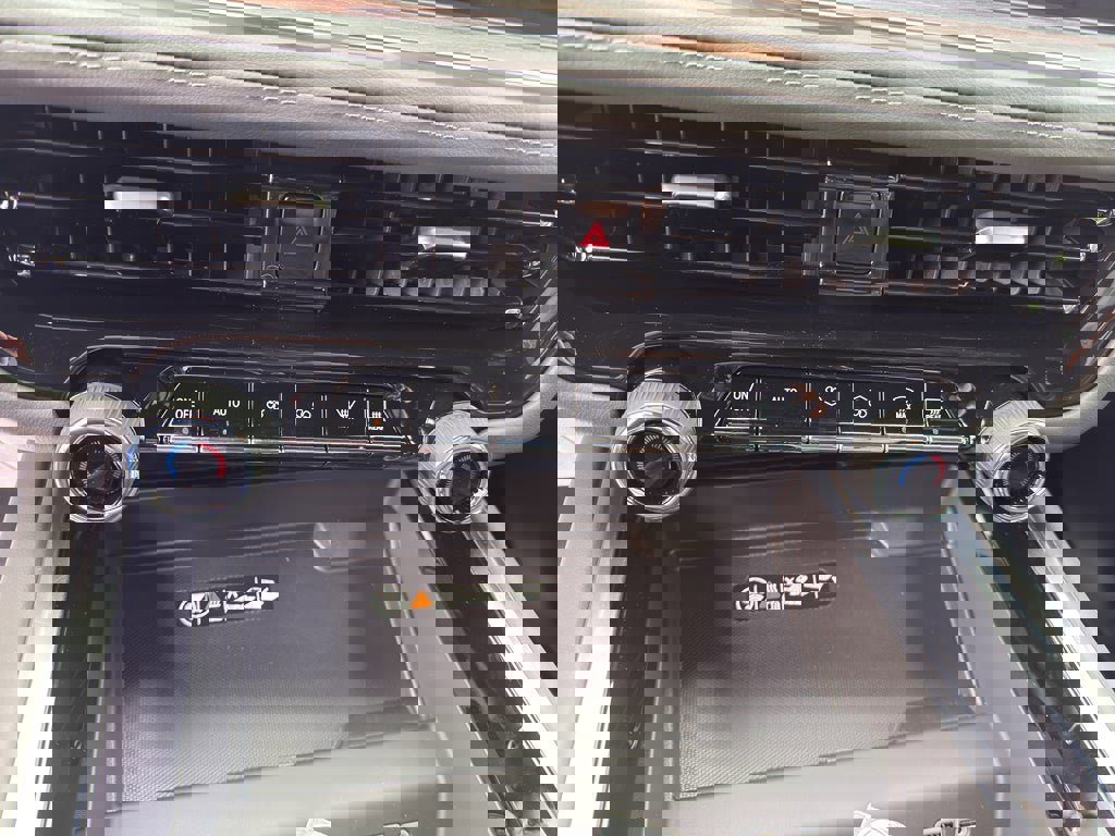 New 2026 Chevrolet Suburban LT w/ Comfort Package image 15