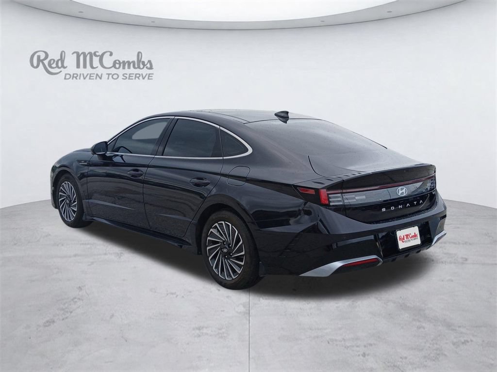 Certified 2025 Hyundai Sonata Limited FWD image 4