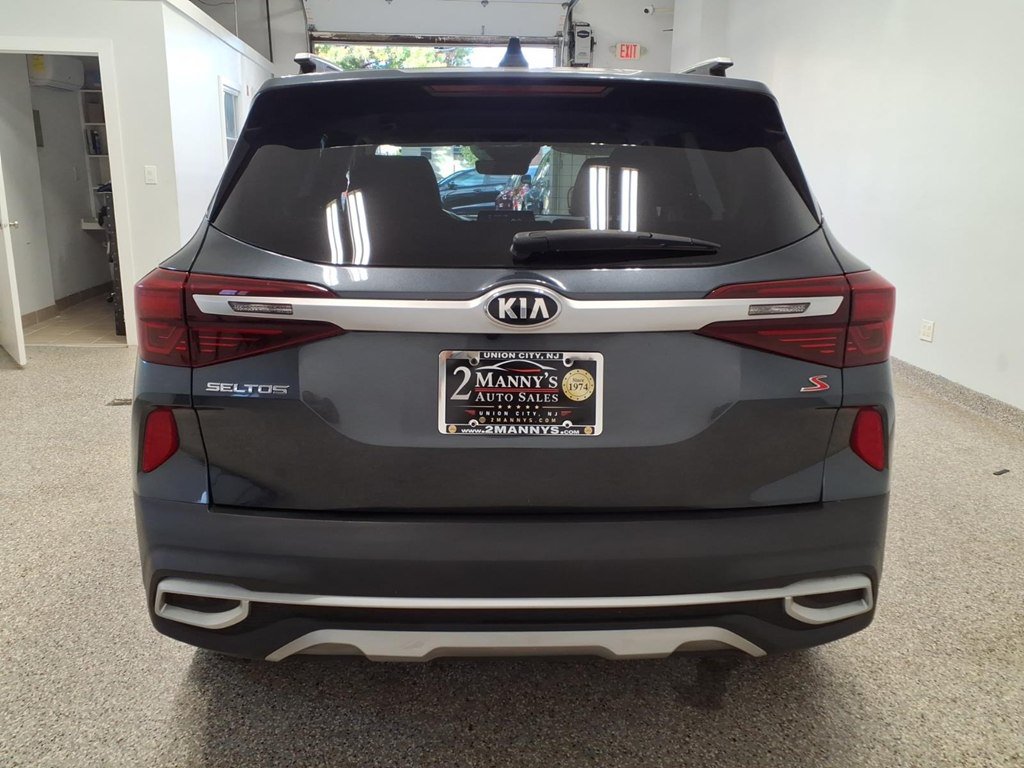 Used 2021 Kia Seltos S FWD image 5