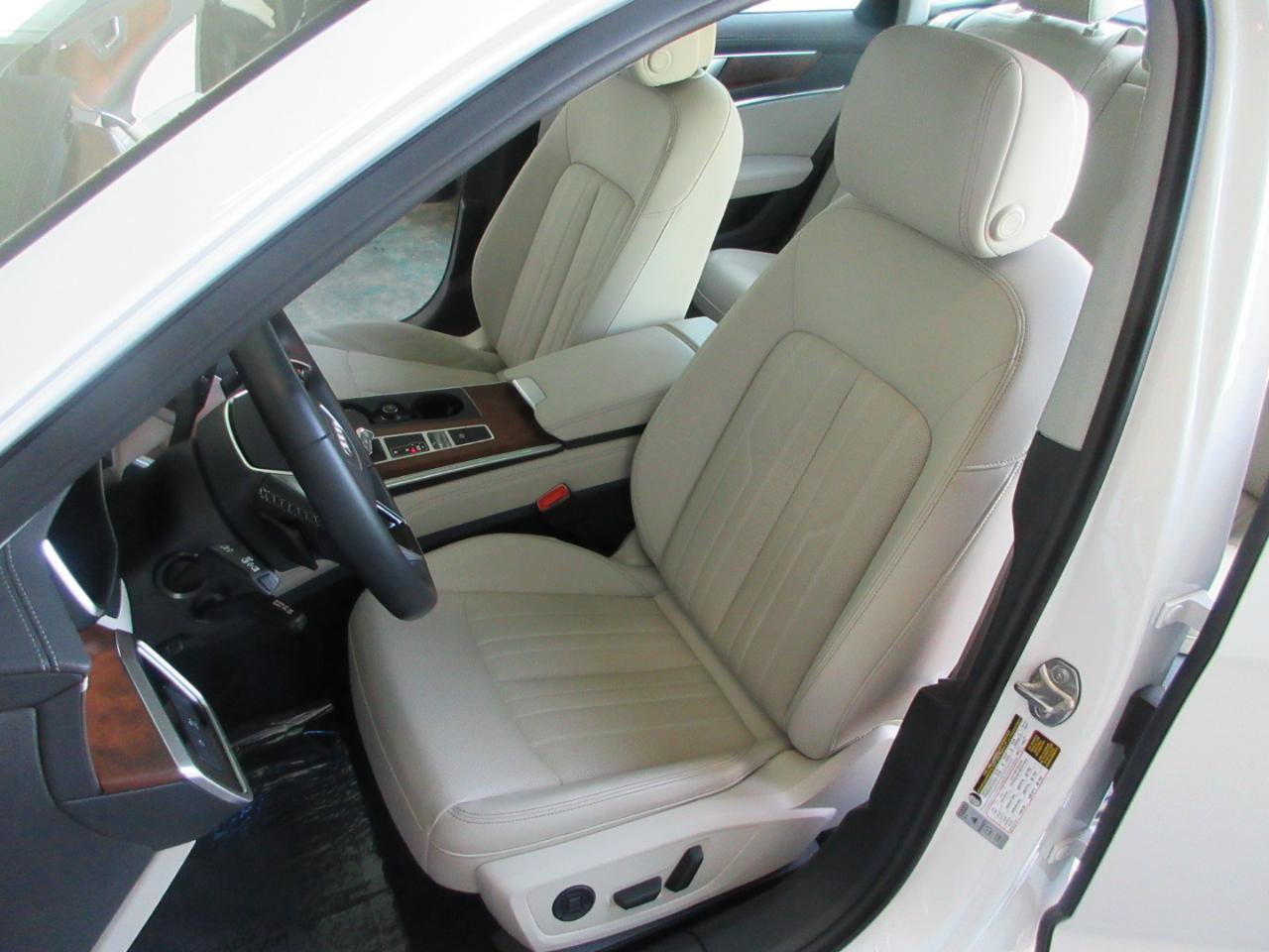 Used 2023 Audi A6 Premium Plus w/ Premium Plus Package AWD/4WD image 11