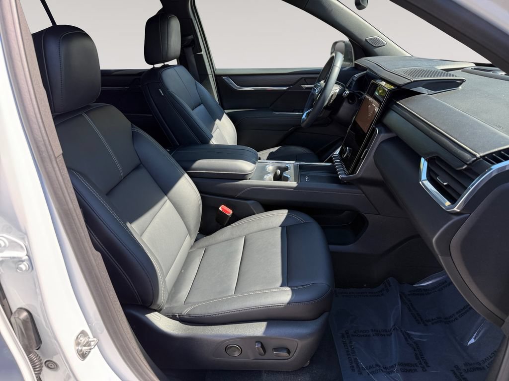 Used 2024 GMC Acadia Elevation w/ Black Edition AWD/4WD image 15