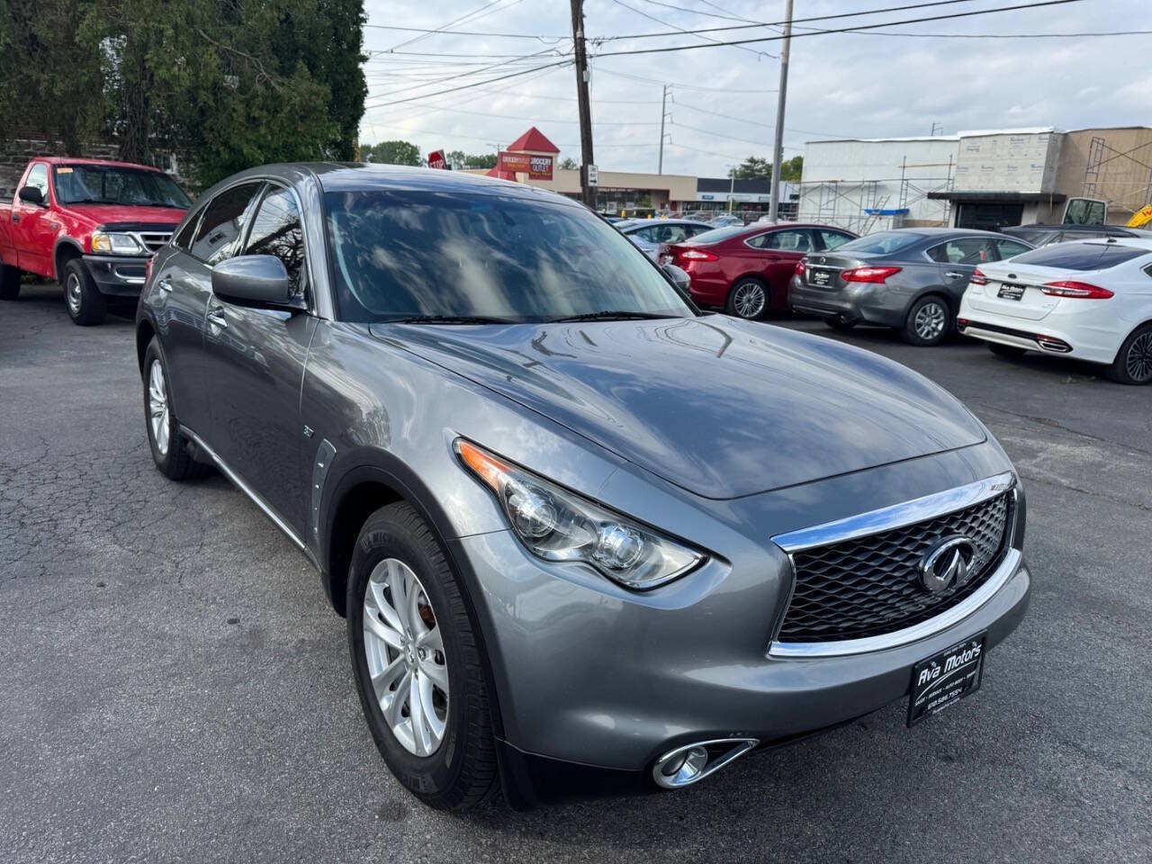 Used 2017 INFINITI QX70 2WD image 2