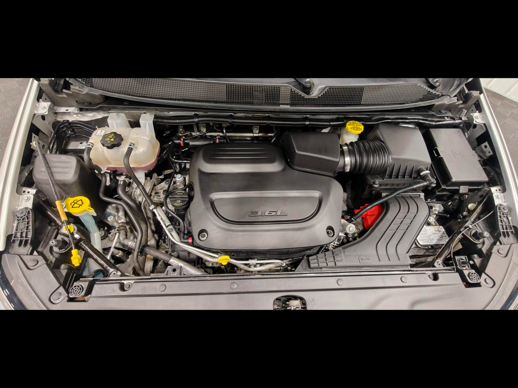 Used 2024 Chrysler Pacifica Touring-L FWD image 56