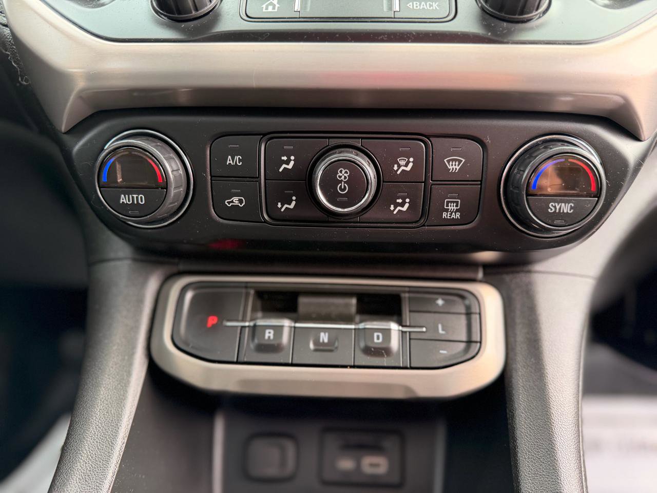 Used 2021 GMC Acadia Denali w/ GMC Pro Grade Package image 33