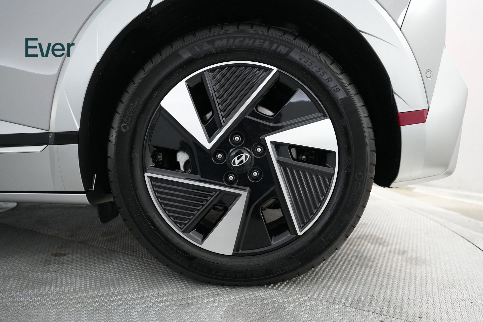 Used 2025 Hyundai Ioniq 5 Limited image 19