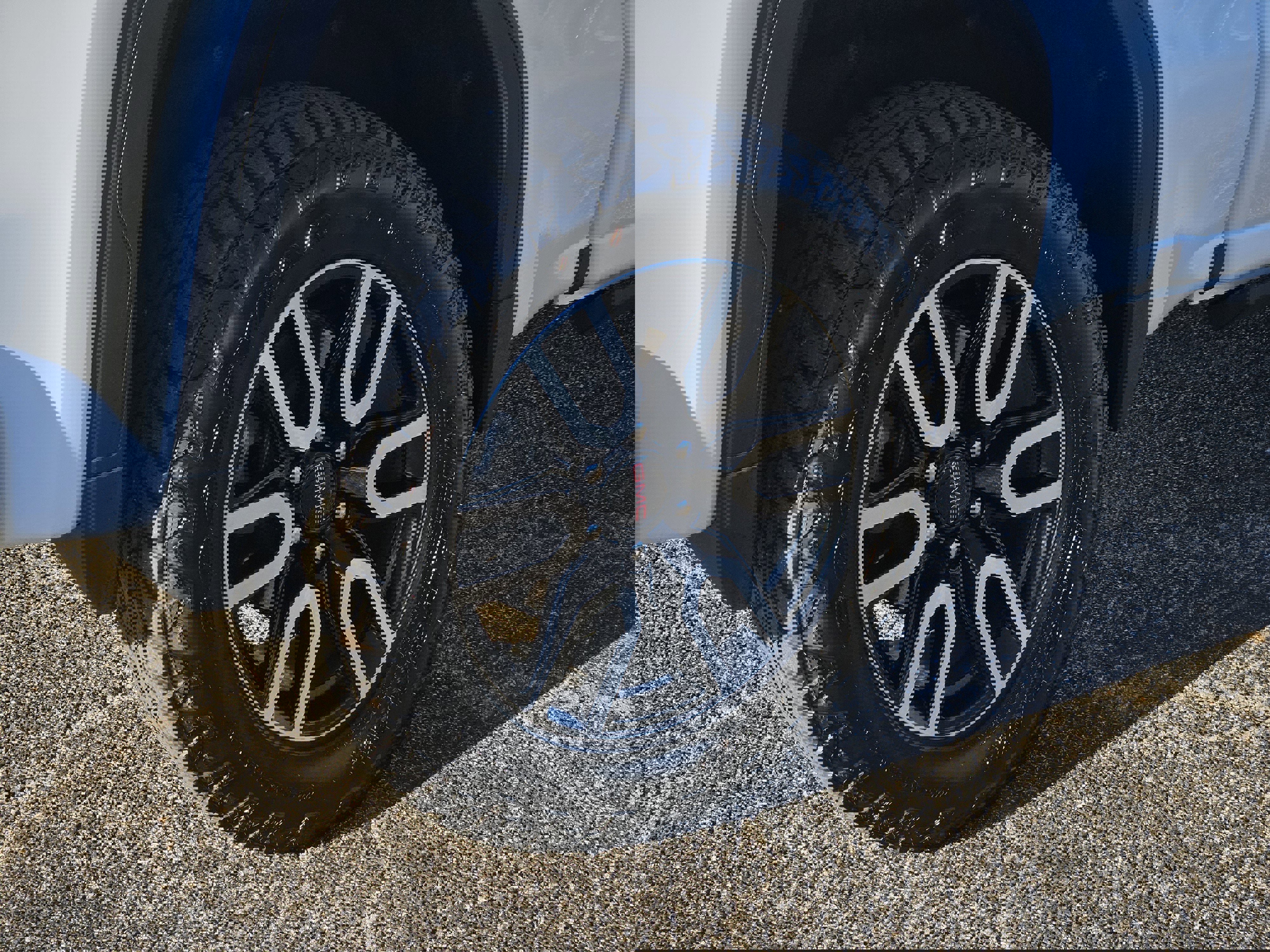 Used 2024 GMC Sierra 1500 AT4 w/ Technology Package image 9