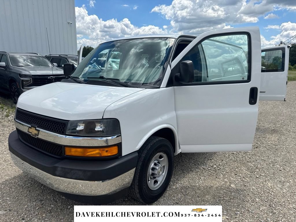 Used 2019 Chevrolet Express 2500 w/ Driver Convenience Package RWD image 10