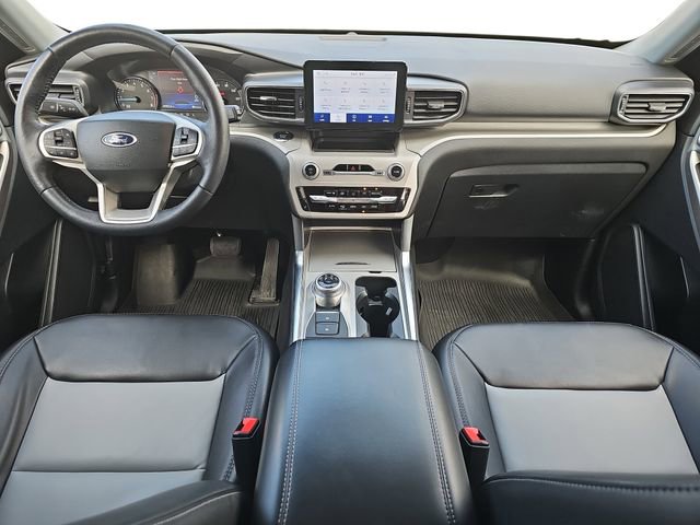 Used 2023 Ford Explorer XLT w/ Equipment Group 202A image 10