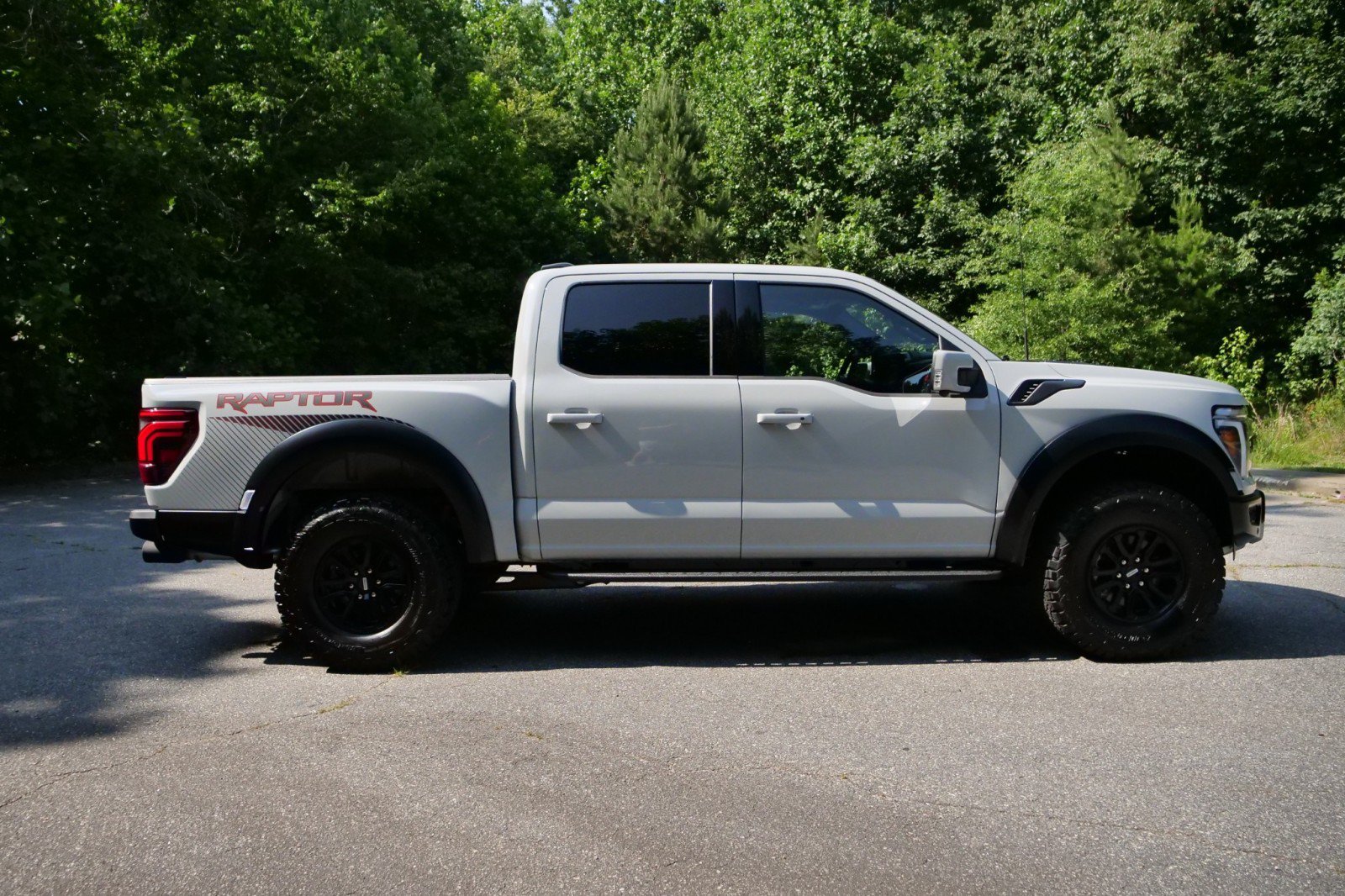 Used 2026 Ford F150 Raptor AWD/4WD image 45