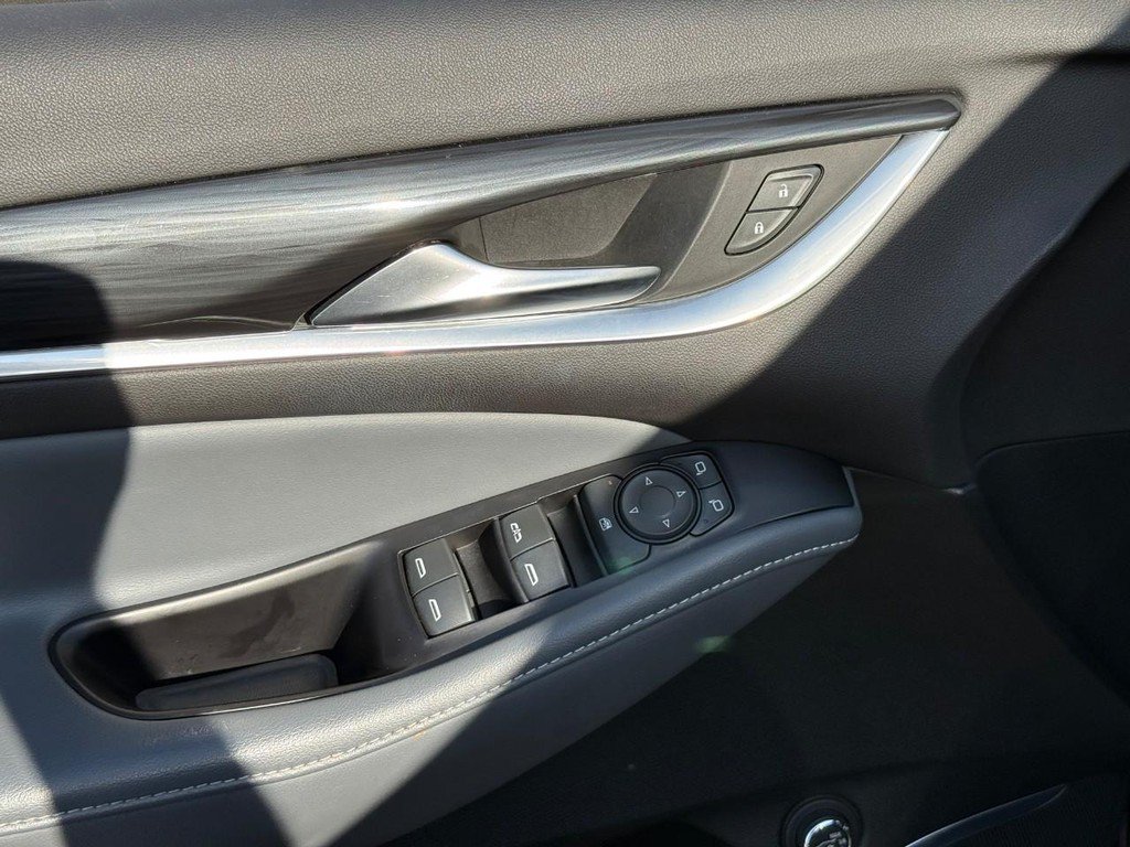 Used 2020 Buick Enclave Essence w/ Sound and Sites Package FWD image 18