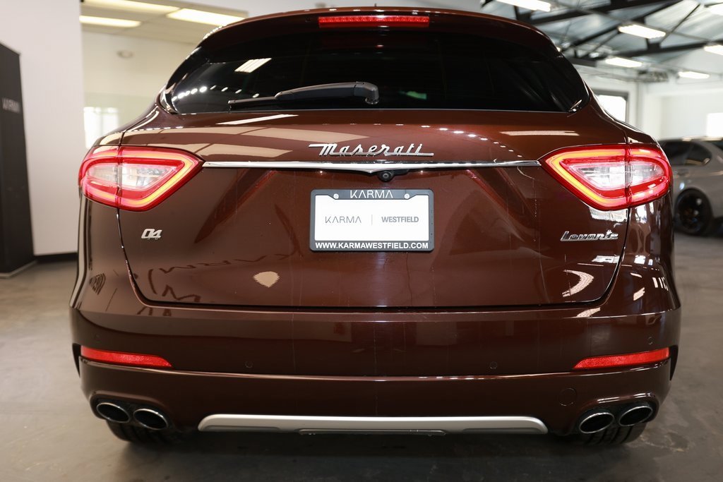 Used 2019 Maserati Levante GranLusso image 6