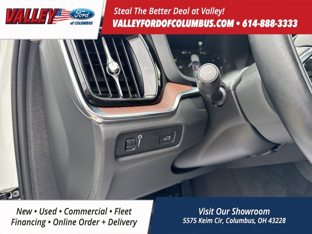 Used 2021 Volvo S60 T6 Momentum image 16