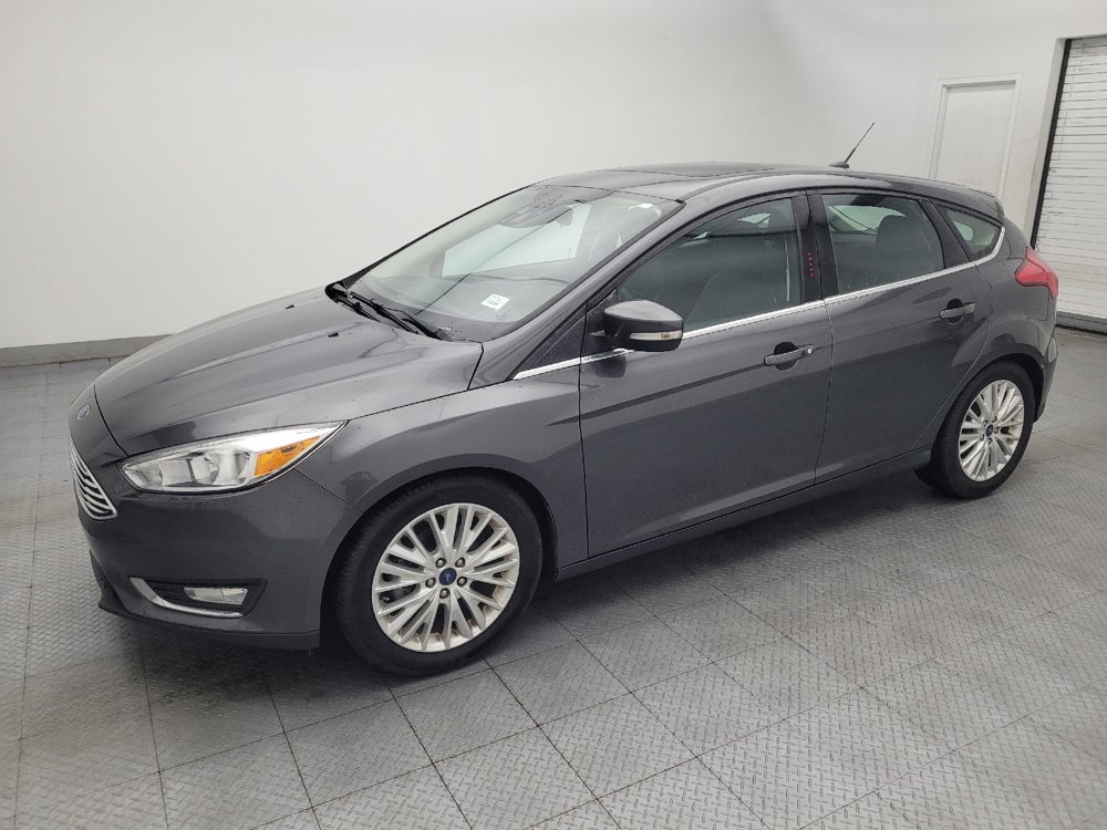 Used 2018 Ford Focus Titanium w/ Titanium Technology Package FWD image 2