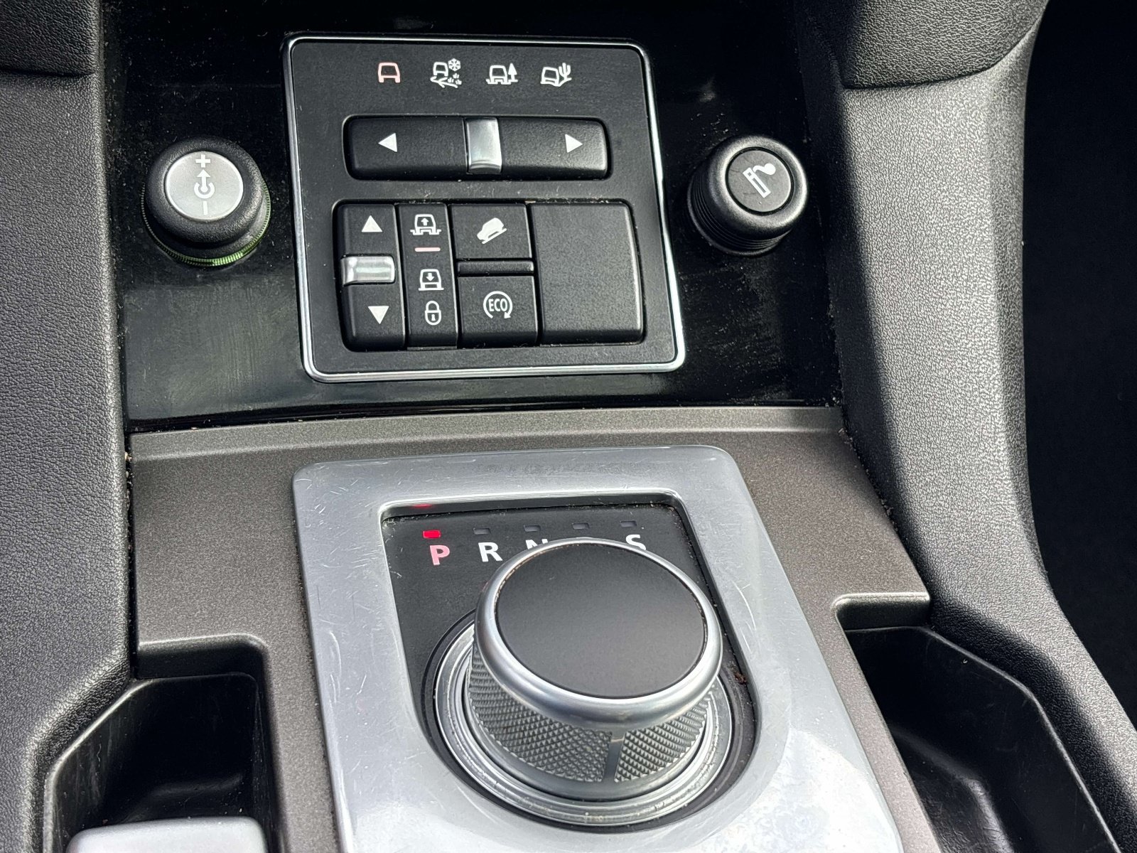 Used 2016 Land Rover LR4 HSE AWD/4WD image 23