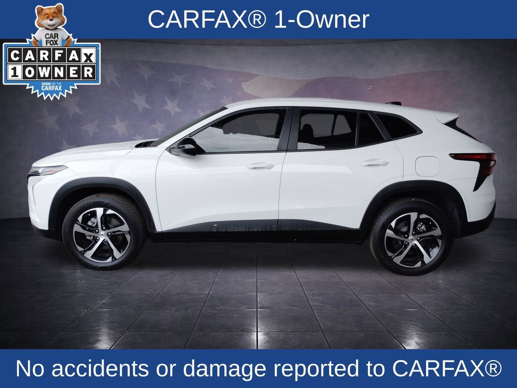 Used 2024 Chevrolet Trax RS FWD image 2