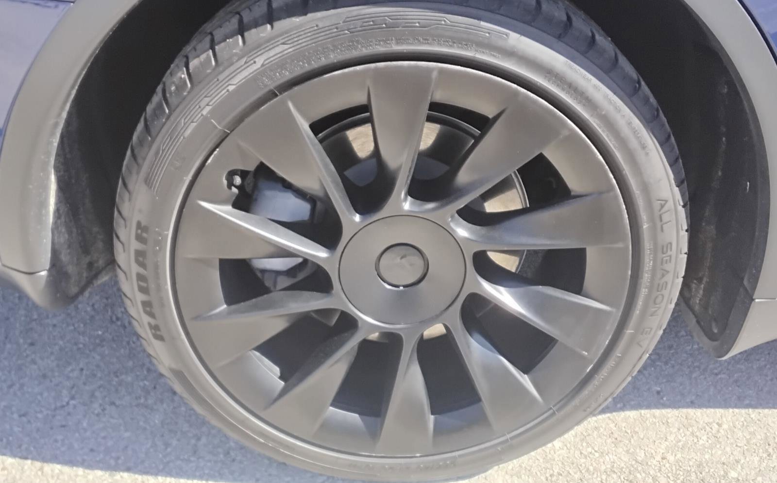Used 2021 Tesla Model Y Long Range image 9