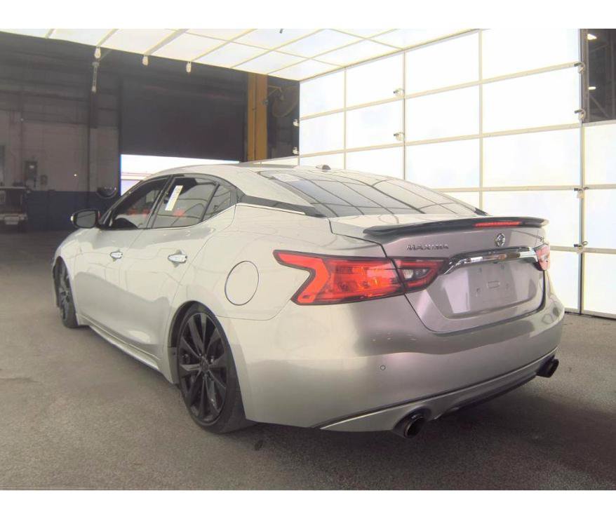 Used 2017 Nissan Maxima SR w/ Midnight Edition FWD image 8