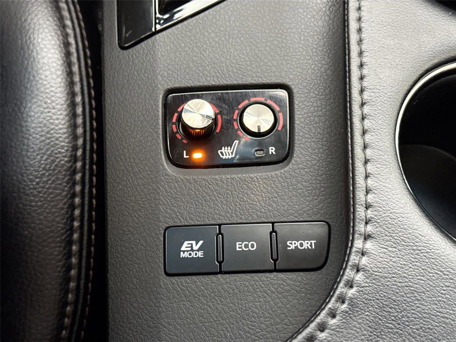 Used 2018 Toyota Avalon XLE Premium image 31