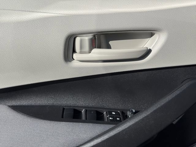 Used 2022 Toyota Corolla LE image 21