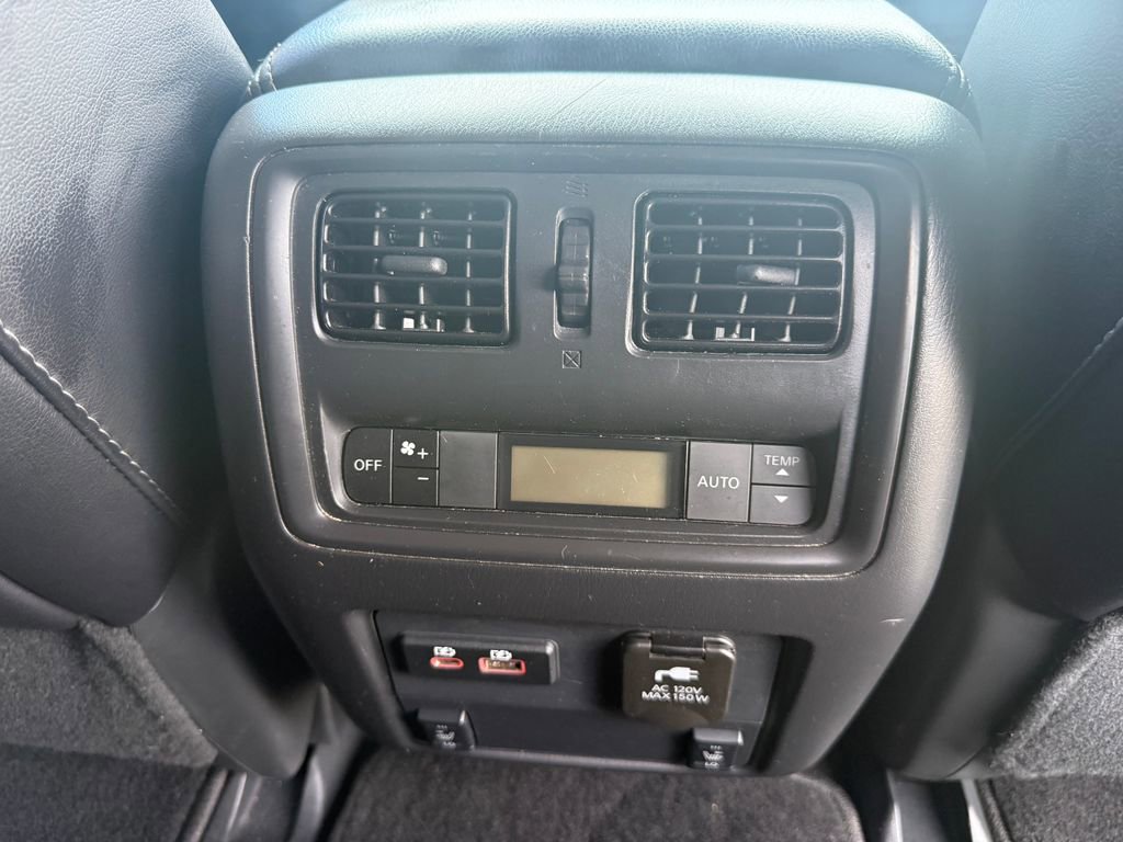 Used 2020 Nissan Pathfinder SL image 22