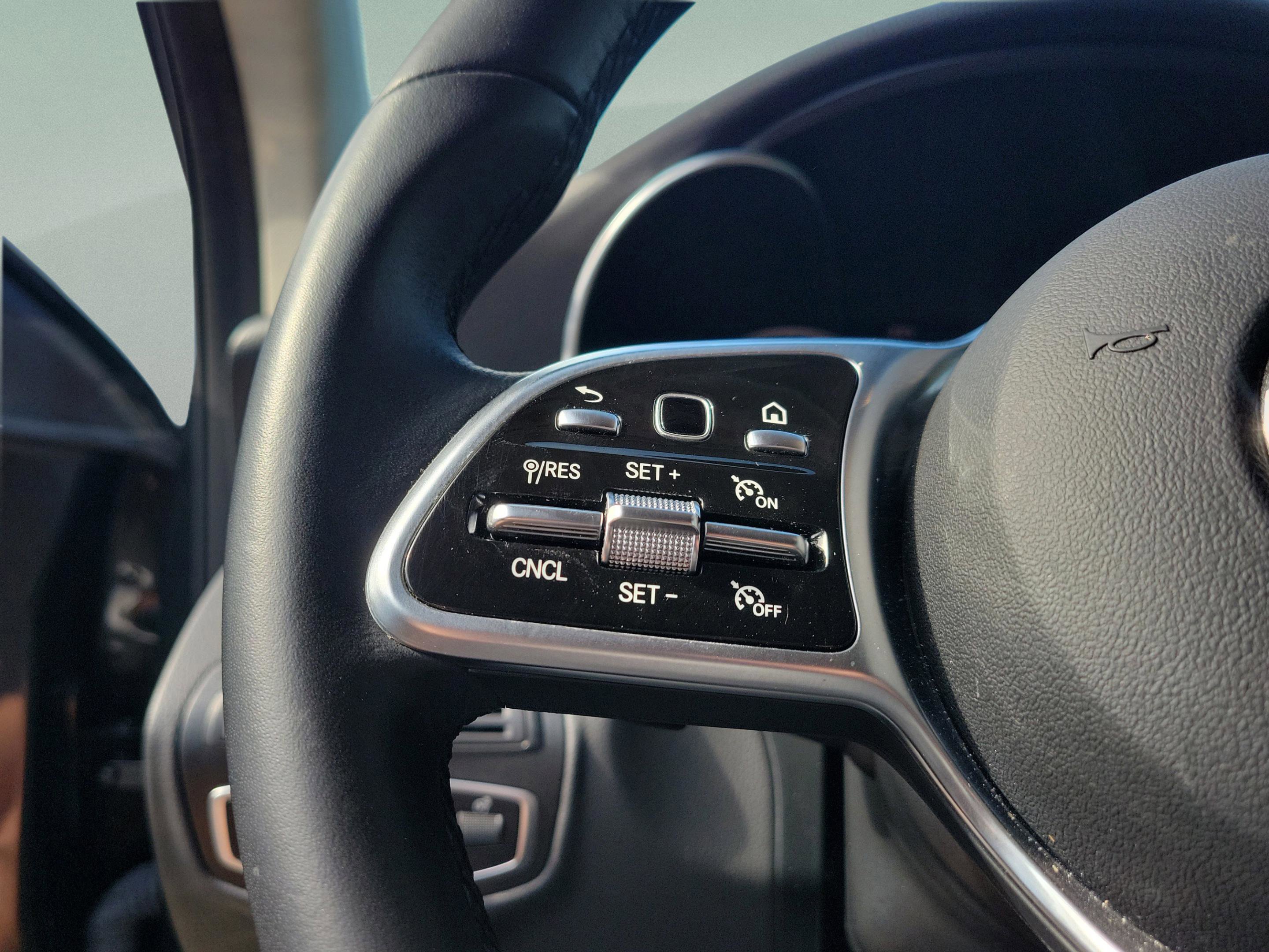 Used 2022 Mercedes-Benz GLC 300 image 5