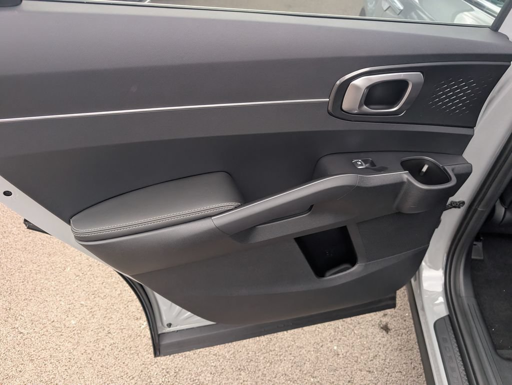 New 2026 Kia Sorento S w/ S Panoramic Sunroof Package AWD/4WD image 10