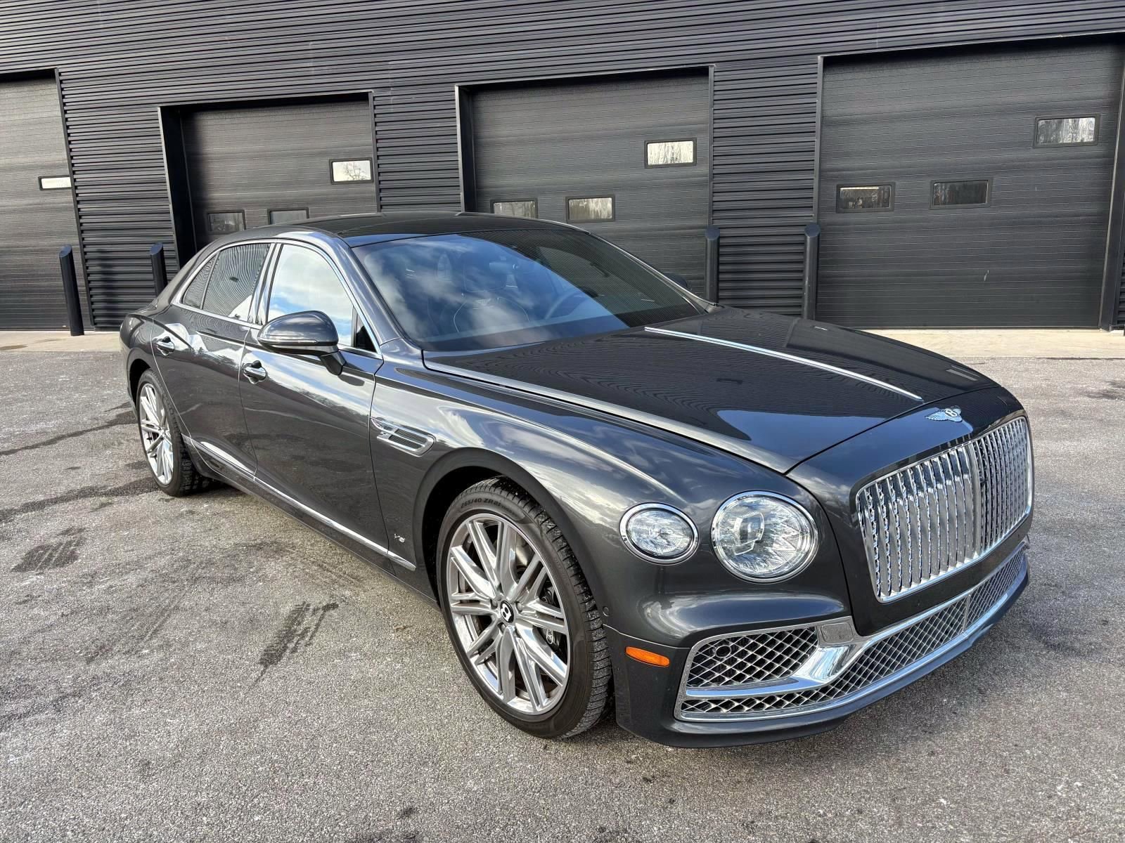 Used 2022 Bentley Flying Spur V8 image 1