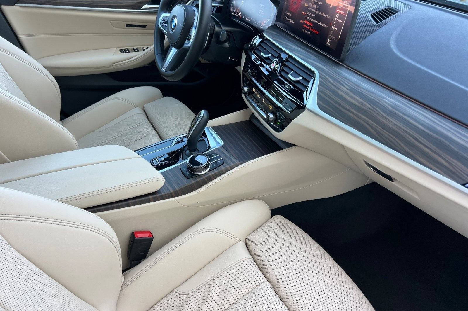 Certified 2023 BMW 530i xDrive w/ Executive Package image 32